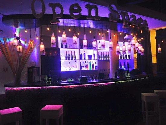 Open Space Lounge Bar